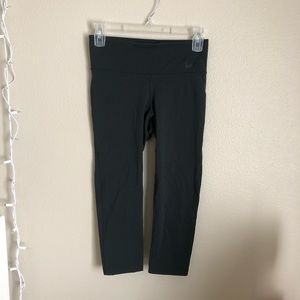 NIKE Crop Legging
